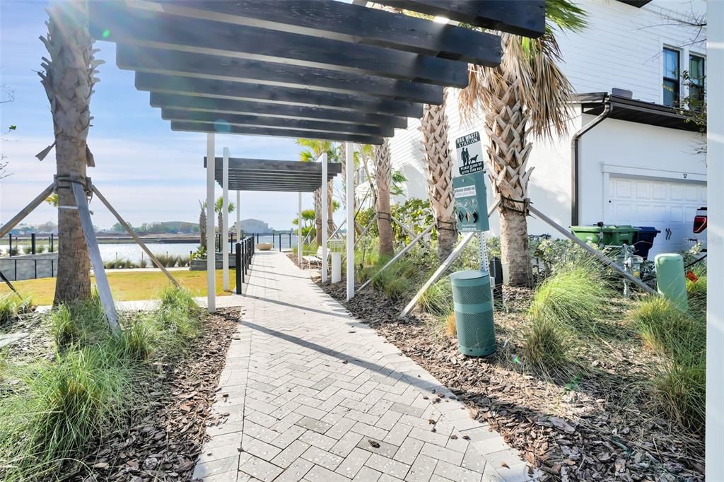 Под контрактом: $6,500 (4 спален, 3 ванн, 2524 Квадратных фут)