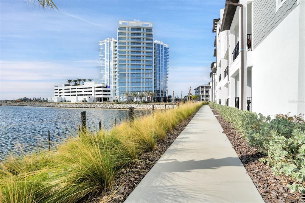 Под контрактом: $6,500 (4 спален, 3 ванн, 2524 Квадратных фут)