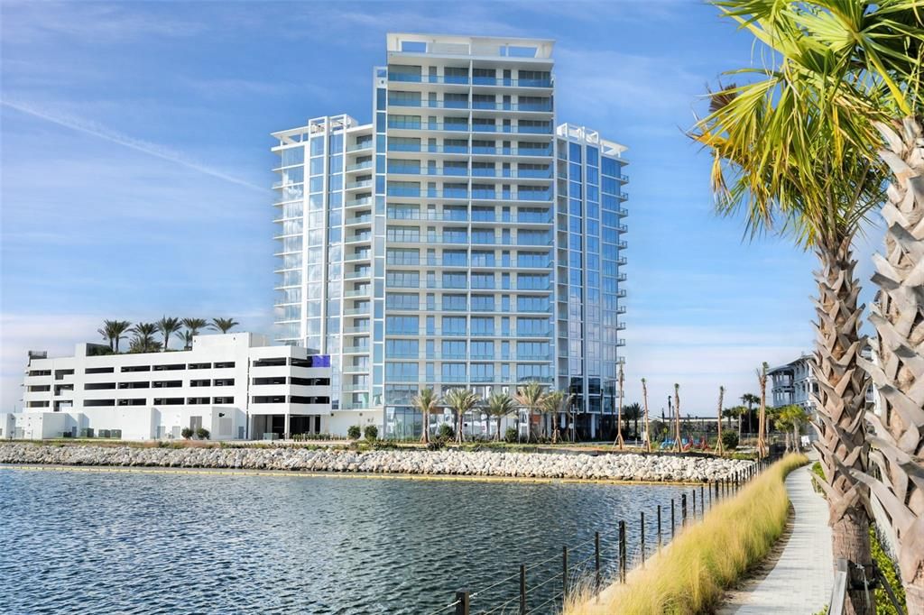 Под контрактом: $6,500 (4 спален, 3 ванн, 2524 Квадратных фут)