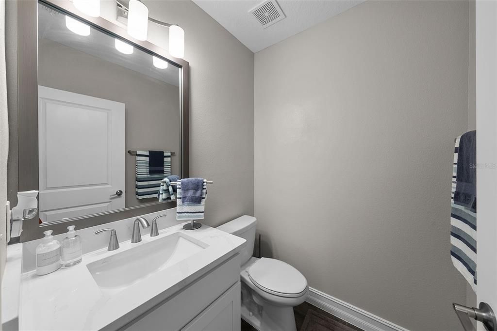 Под контрактом: $6,500 (4 спален, 3 ванн, 2524 Квадратных фут)