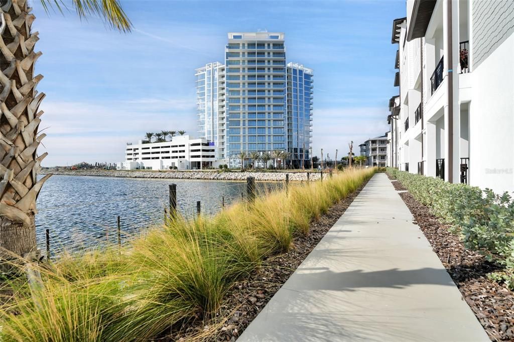 Под контрактом: $6,500 (4 спален, 3 ванн, 2524 Квадратных фут)