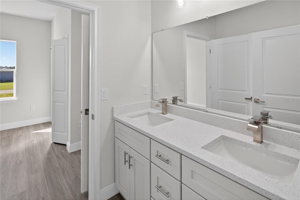 На продажу: $320,000 (4 спален, 3 ванн, 1865 Квадратных фут)