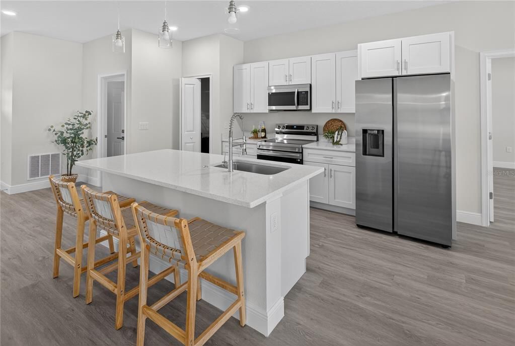 На продажу: $320,000 (4 спален, 3 ванн, 1865 Квадратных фут)