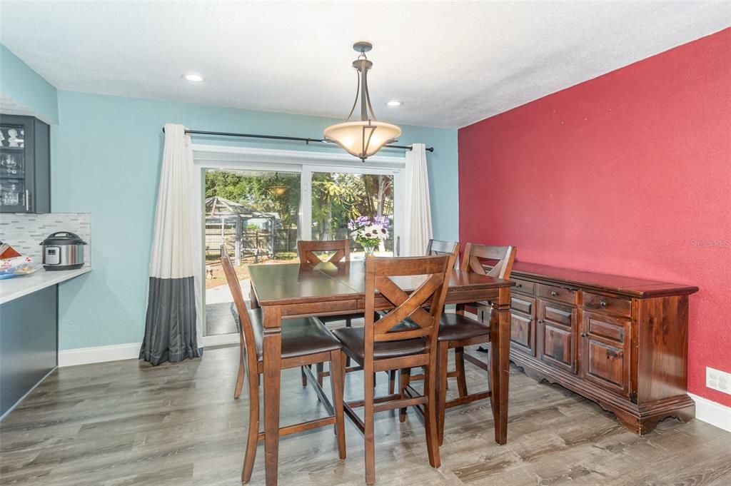 待售: $412,000 (3 贝兹, 2 浴室, 1640 平方英尺)