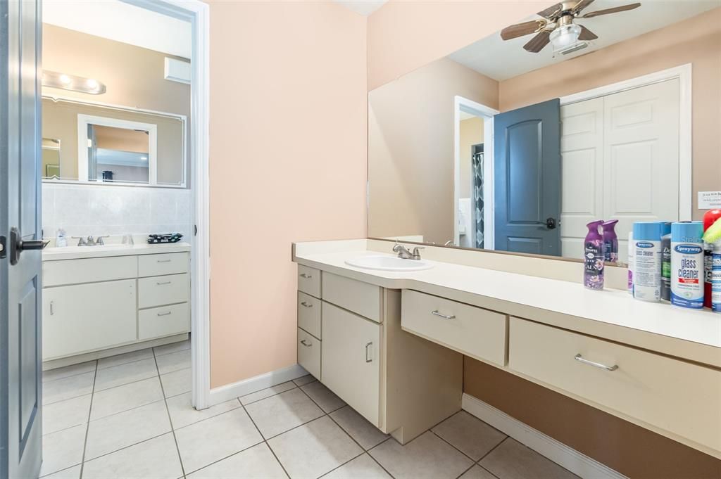 待售: $412,000 (3 贝兹, 2 浴室, 1640 平方英尺)