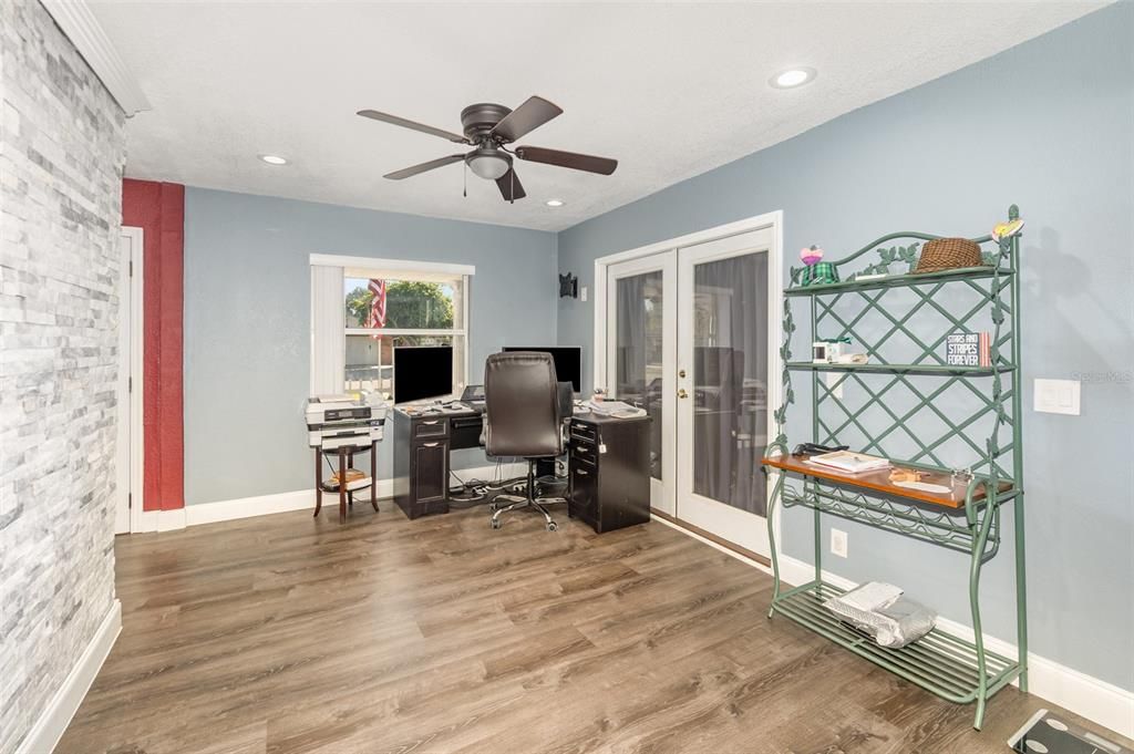 待售: $412,000 (3 贝兹, 2 浴室, 1640 平方英尺)