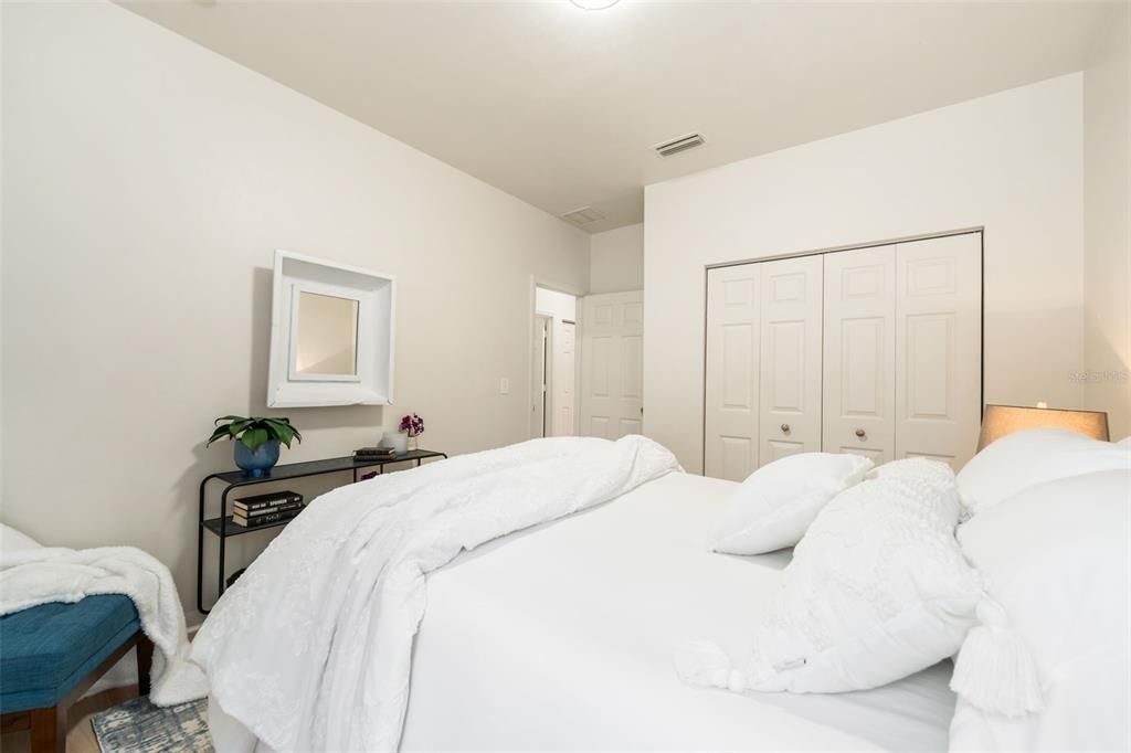 For Sale: $439,000 (4 beds, 2 baths, 1884 Square Feet)