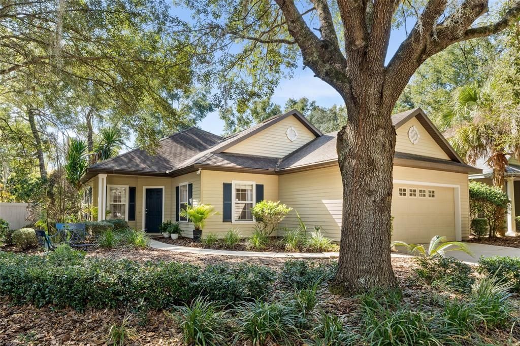 For Sale: $439,000 (4 beds, 2 baths, 1884 Square Feet)