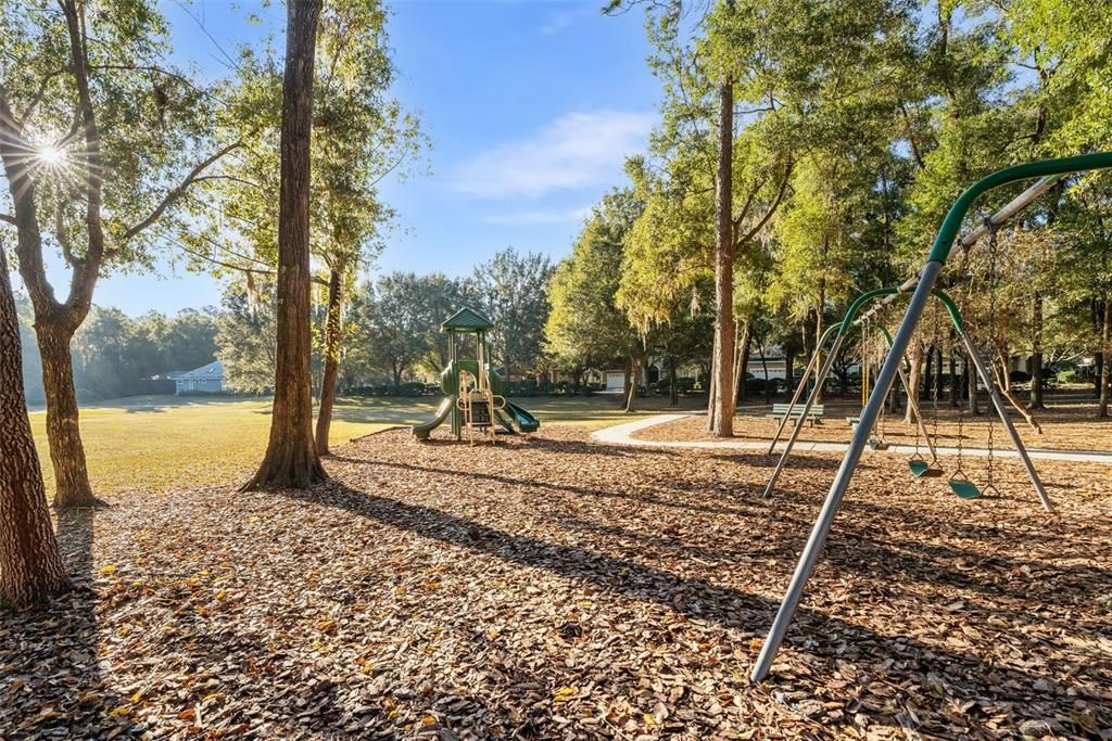 For Sale: $439,000 (4 beds, 2 baths, 1884 Square Feet)