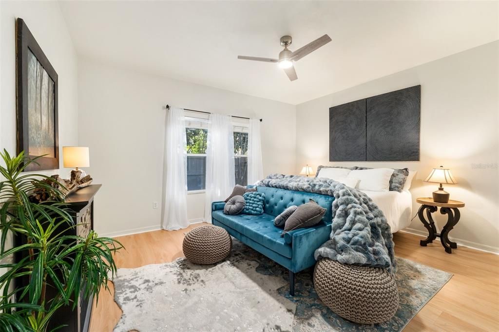 For Sale: $439,000 (4 beds, 2 baths, 1884 Square Feet)