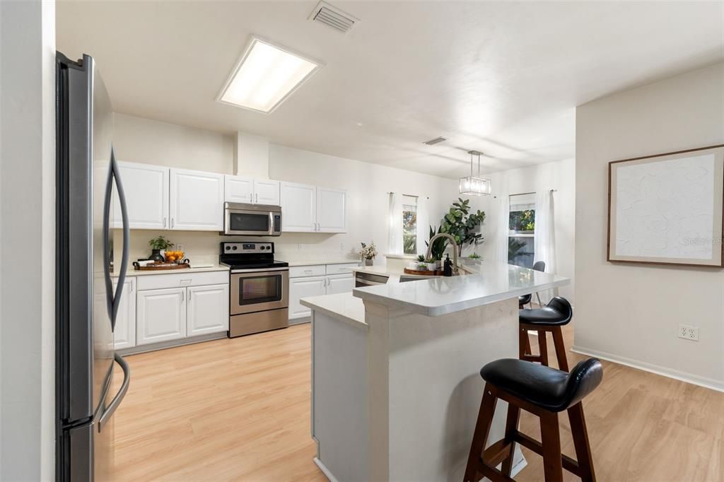For Sale: $439,000 (4 beds, 2 baths, 1884 Square Feet)