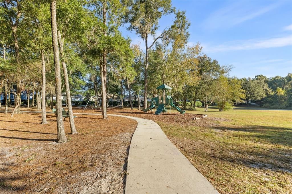 For Sale: $439,000 (4 beds, 2 baths, 1884 Square Feet)