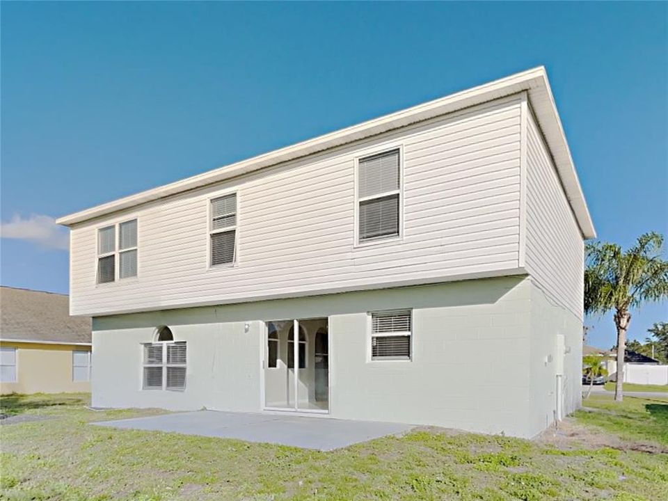 待售: $300,000 (4 贝兹, 2 浴室, 2215 平方英尺)