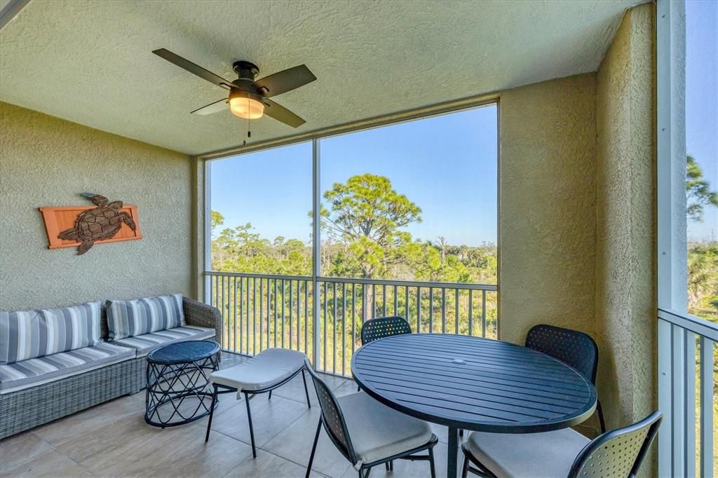 For Sale: $289,000 (2 beds, 2 baths, 1009 Square Feet)