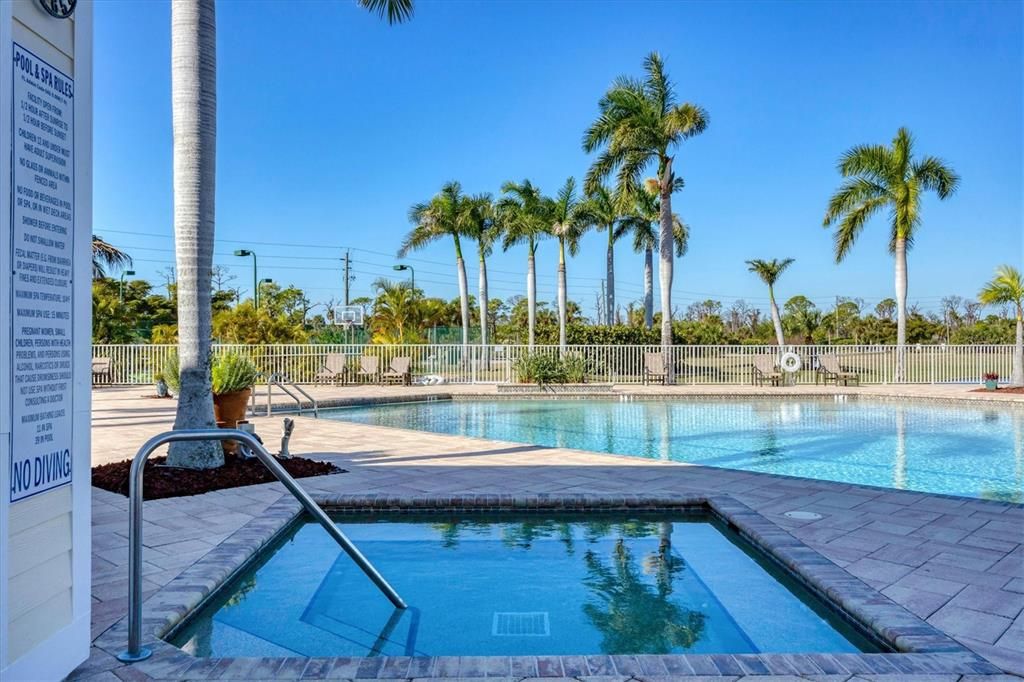 For Sale: $289,000 (2 beds, 2 baths, 1009 Square Feet)