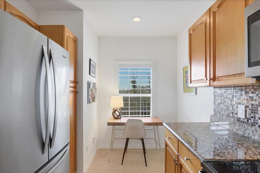 For Sale: $289,000 (2 beds, 2 baths, 1009 Square Feet)