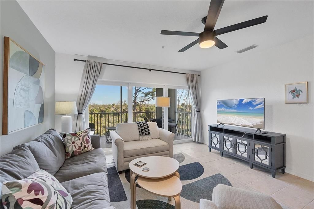 For Sale: $289,000 (2 beds, 2 baths, 1009 Square Feet)