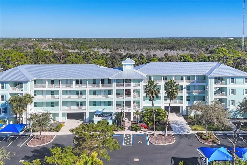 For Sale: $289,000 (2 beds, 2 baths, 1009 Square Feet)