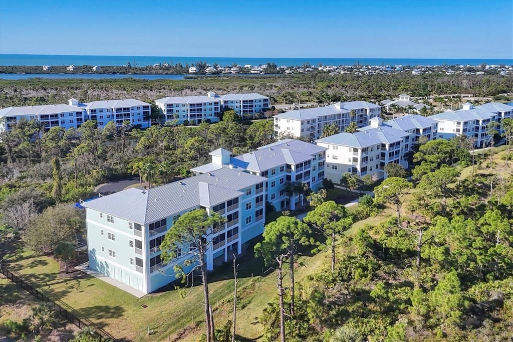 For Sale: $289,000 (2 beds, 2 baths, 1009 Square Feet)