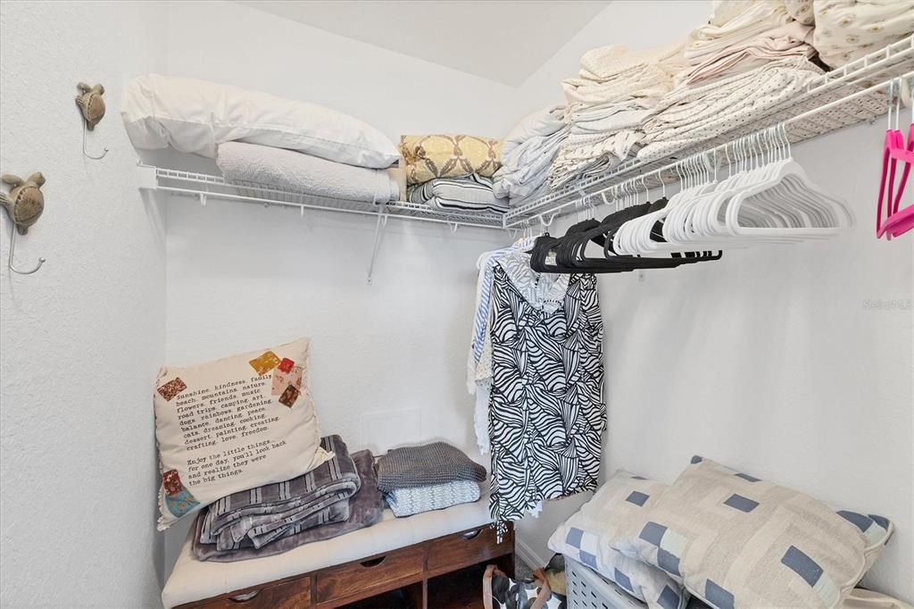 For Sale: $289,000 (2 beds, 2 baths, 1009 Square Feet)