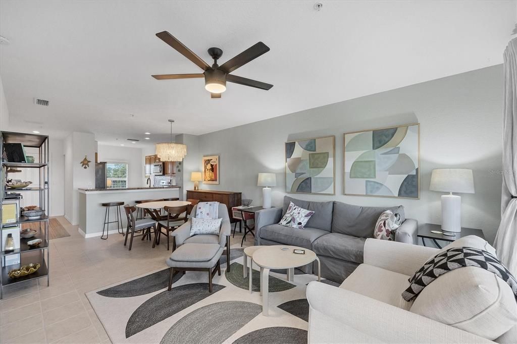 For Sale: $289,000 (2 beds, 2 baths, 1009 Square Feet)