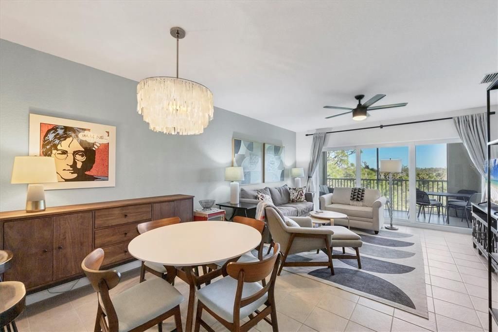 For Sale: $289,000 (2 beds, 2 baths, 1009 Square Feet)