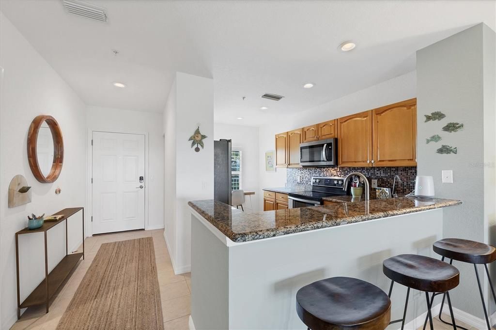 For Sale: $289,000 (2 beds, 2 baths, 1009 Square Feet)