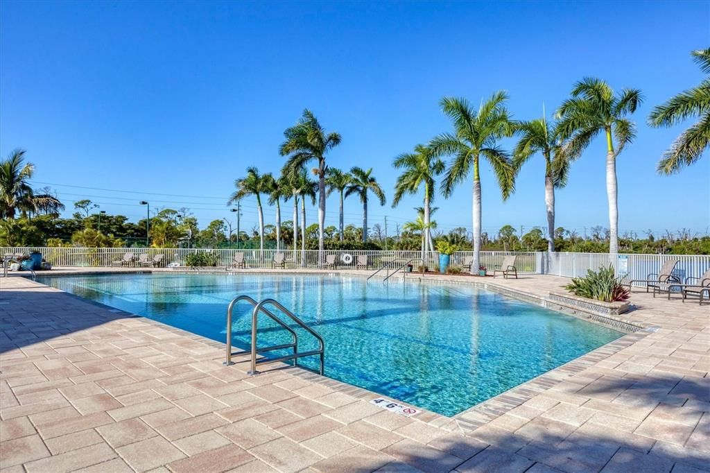 For Sale: $289,000 (2 beds, 2 baths, 1009 Square Feet)