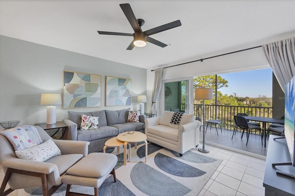 For Sale: $289,000 (2 beds, 2 baths, 1009 Square Feet)