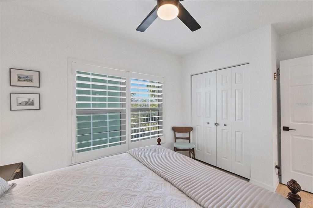 For Sale: $289,000 (2 beds, 2 baths, 1009 Square Feet)