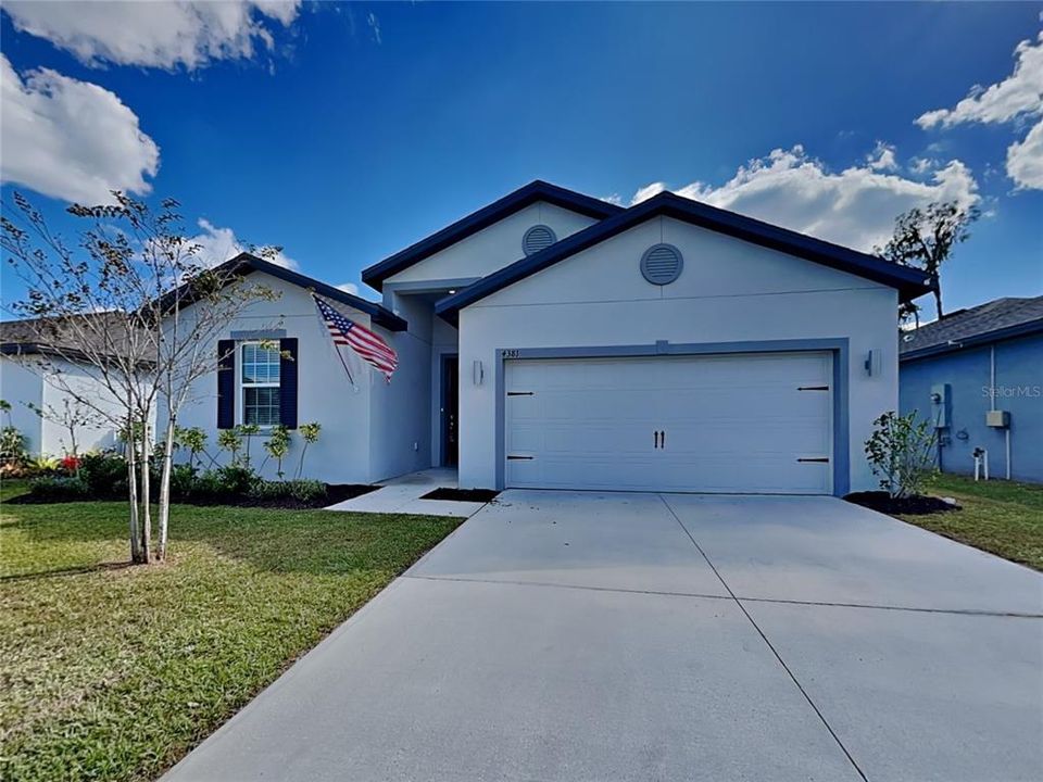 For Rent: $2,399 (5 beds, 3 baths, 1984 Square Feet)