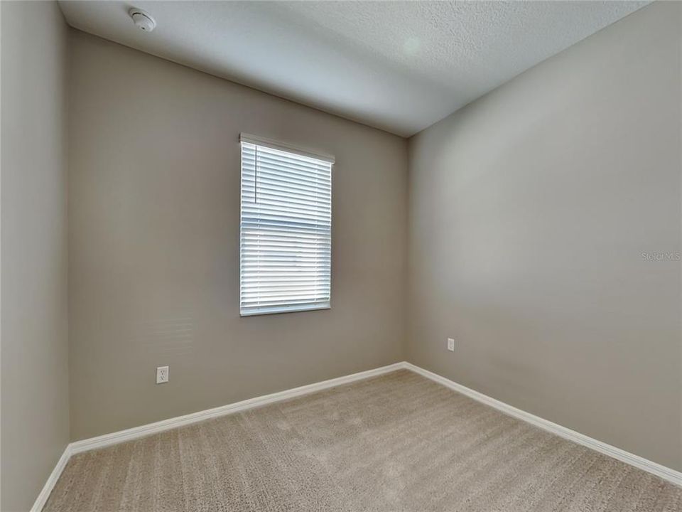 For Rent: $2,399 (5 beds, 3 baths, 1984 Square Feet)