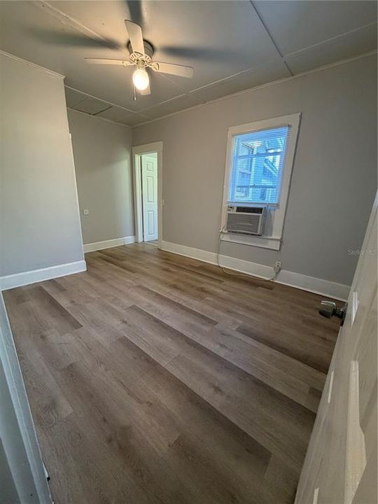 出租: $1,100 (1 贝兹, 1 浴室, 497 平方英尺)