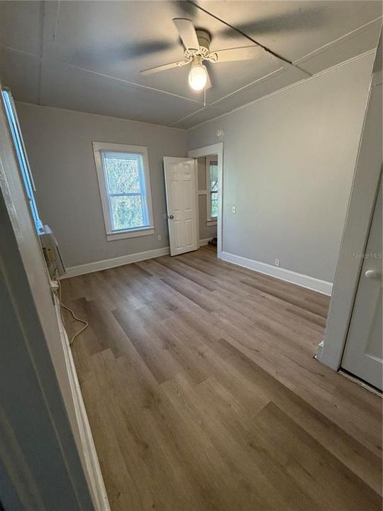 出租: $1,100 (1 贝兹, 1 浴室, 497 平方英尺)