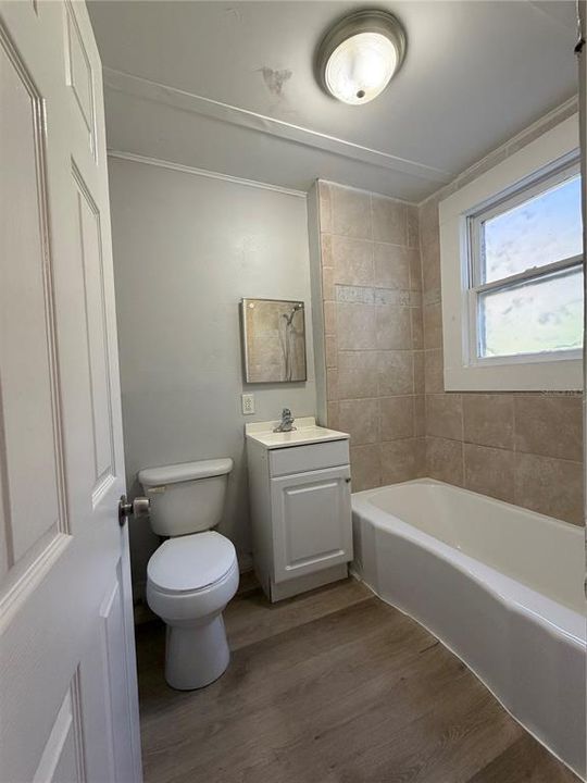 出租: $1,100 (1 贝兹, 1 浴室, 497 平方英尺)