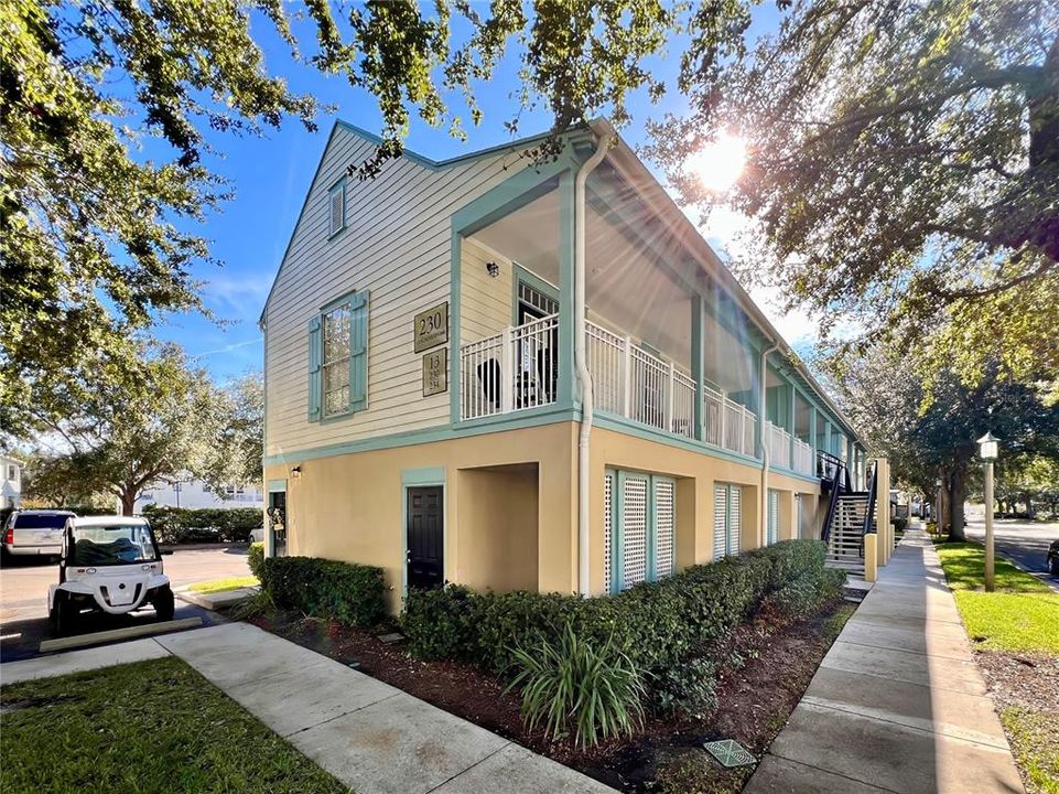 合同活跃: $310,000 (1 贝兹, 1 浴室, 792 平方英尺)