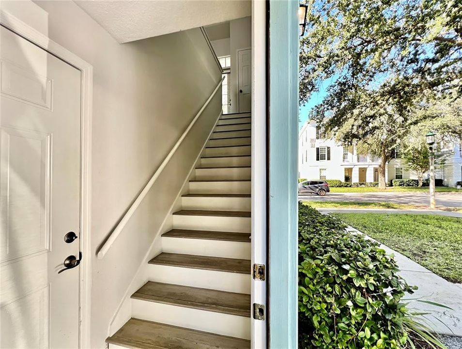 合同活跃: $310,000 (1 贝兹, 1 浴室, 792 平方英尺)