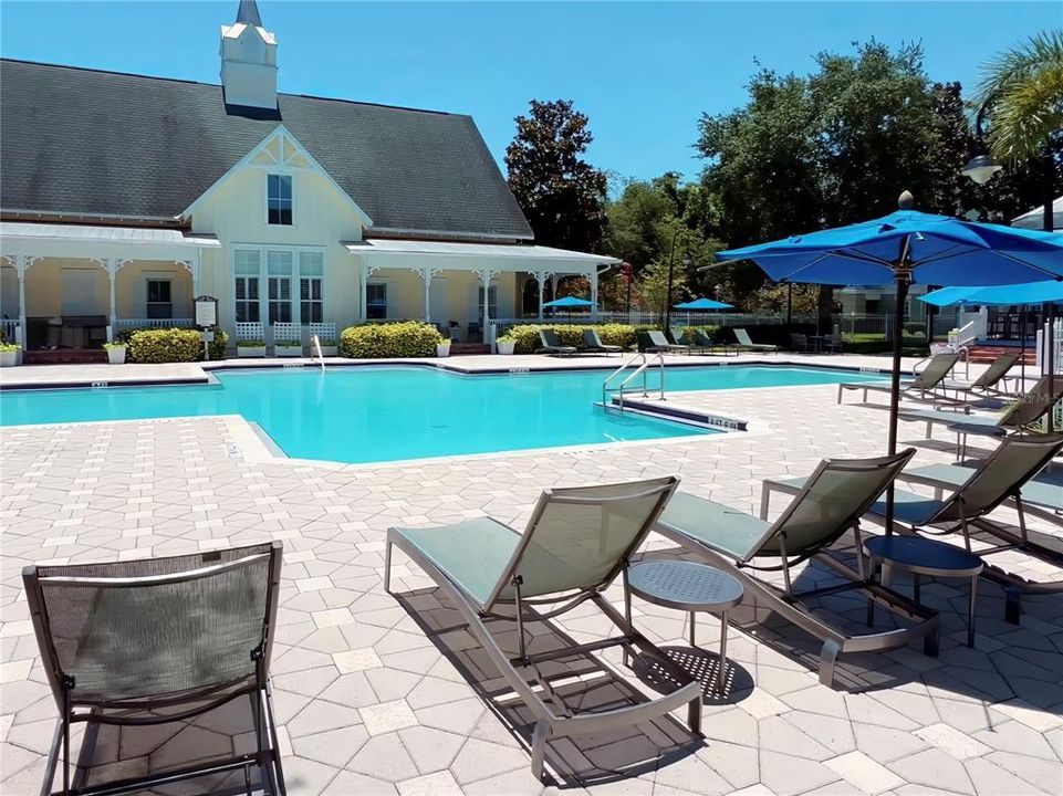 合同活跃: $310,000 (1 贝兹, 1 浴室, 792 平方英尺)