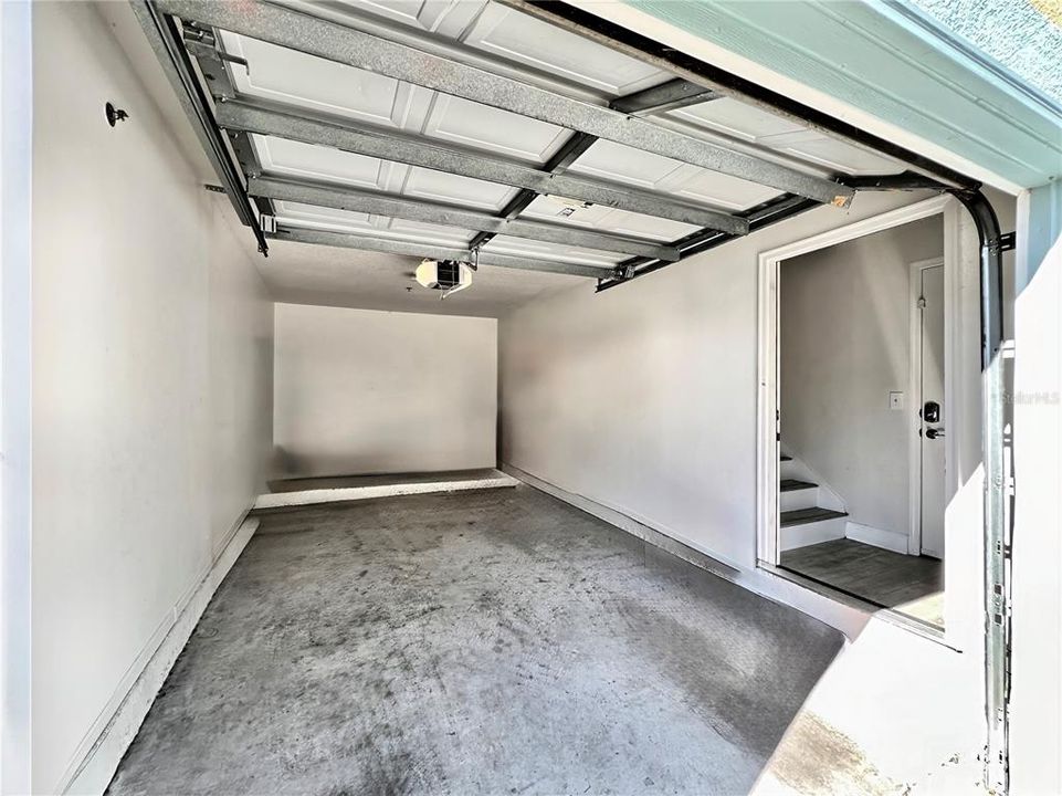 合同活跃: $310,000 (1 贝兹, 1 浴室, 792 平方英尺)