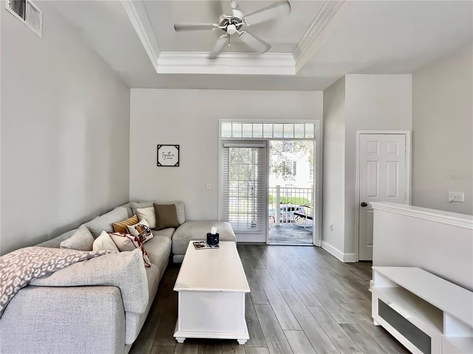 合同活跃: $310,000 (1 贝兹, 1 浴室, 792 平方英尺)