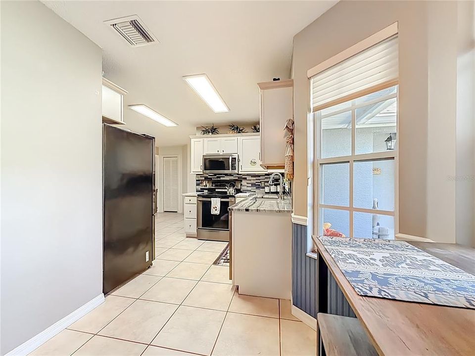 Activo con contrato: $334,900 (3 camas, 2 baños, 1827 Pies cuadrados)