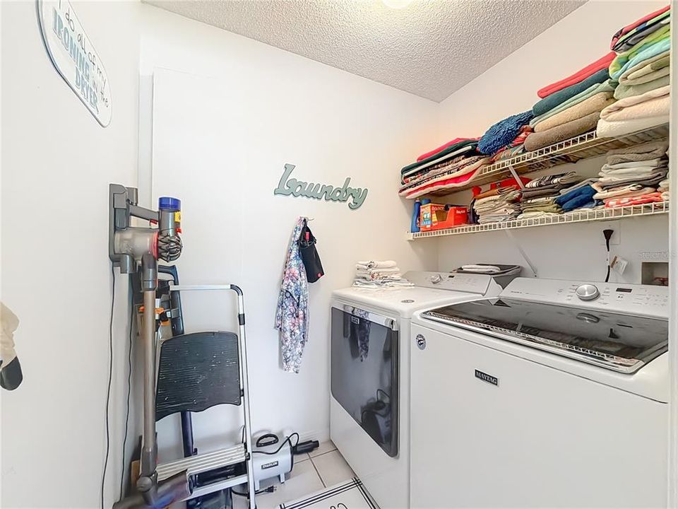 Activo con contrato: $334,900 (3 camas, 2 baños, 1827 Pies cuadrados)