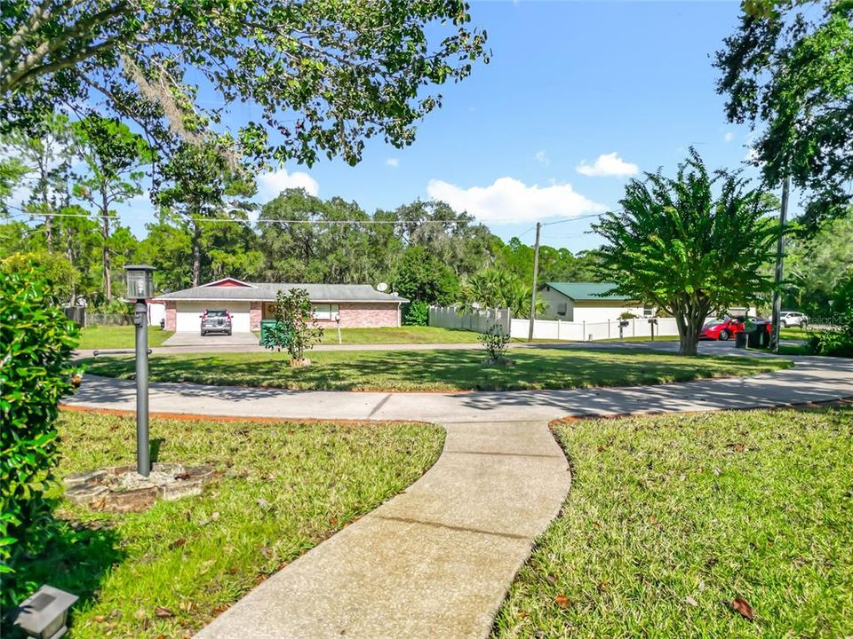 Activo con contrato: $334,900 (3 camas, 2 baños, 1827 Pies cuadrados)