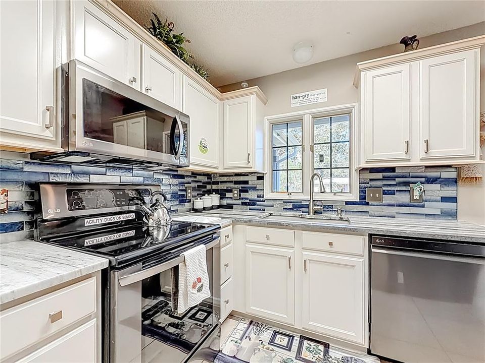 Activo con contrato: $334,900 (3 camas, 2 baños, 1827 Pies cuadrados)