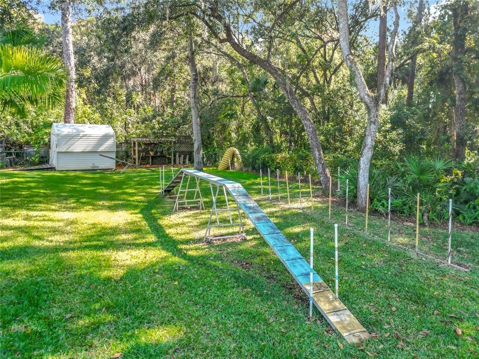 Activo con contrato: $334,900 (3 camas, 2 baños, 1827 Pies cuadrados)