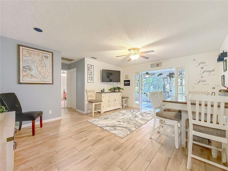 Activo con contrato: $334,900 (3 camas, 2 baños, 1827 Pies cuadrados)