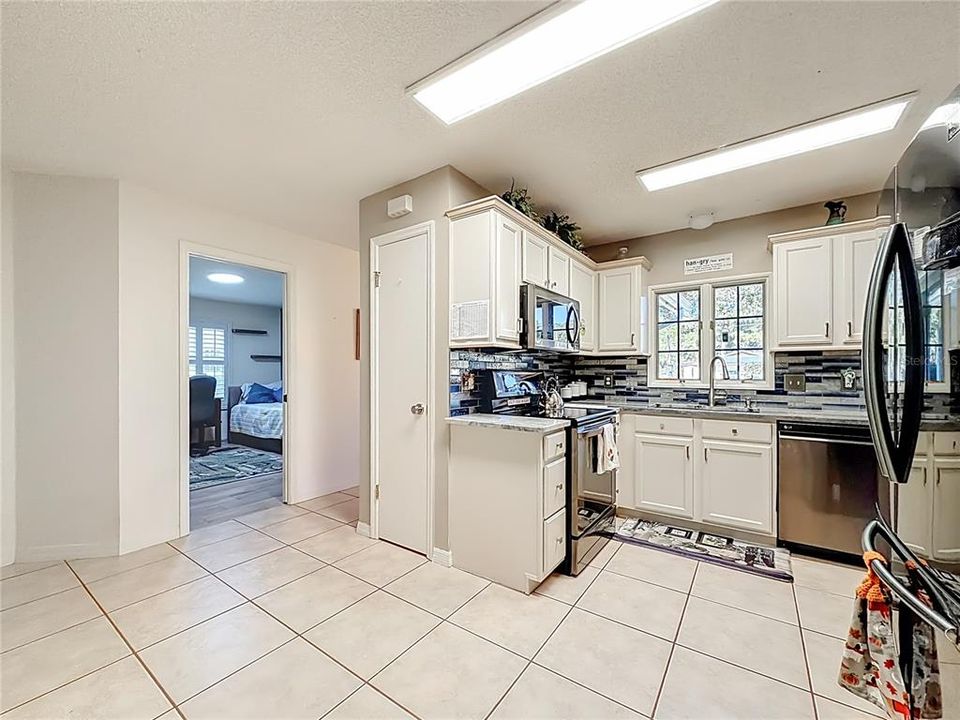 Activo con contrato: $334,900 (3 camas, 2 baños, 1827 Pies cuadrados)