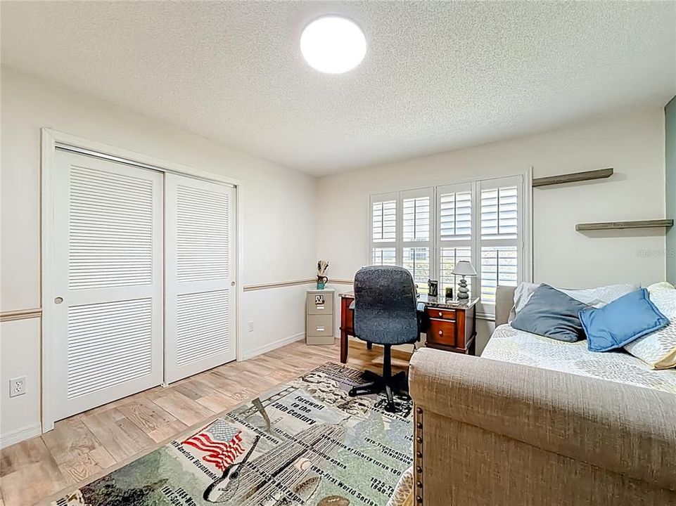 Activo con contrato: $334,900 (3 camas, 2 baños, 1827 Pies cuadrados)