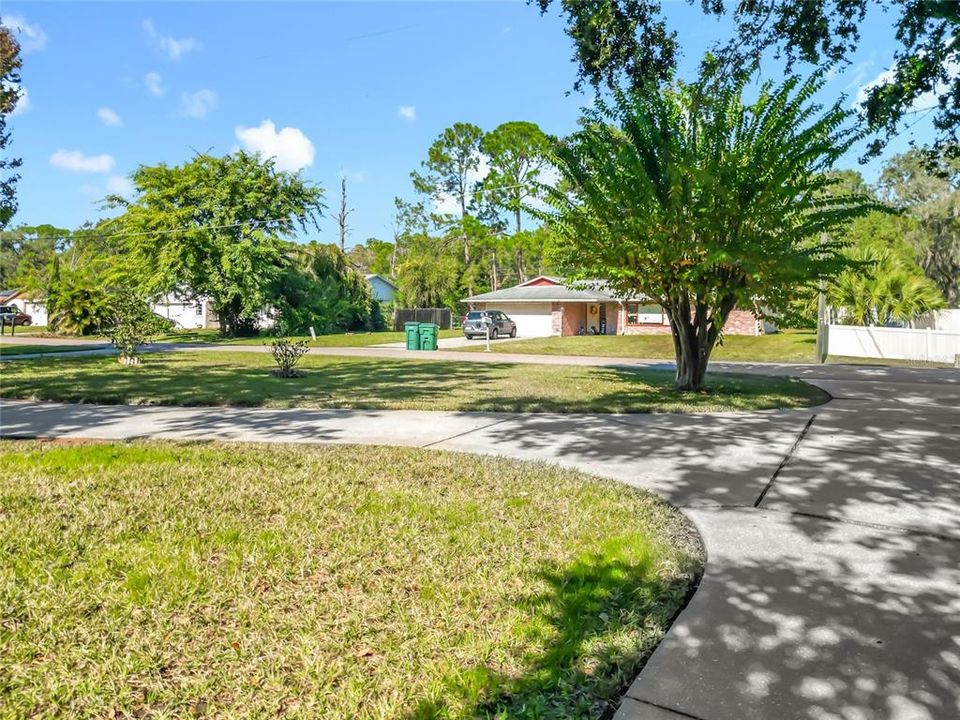 Activo con contrato: $334,900 (3 camas, 2 baños, 1827 Pies cuadrados)