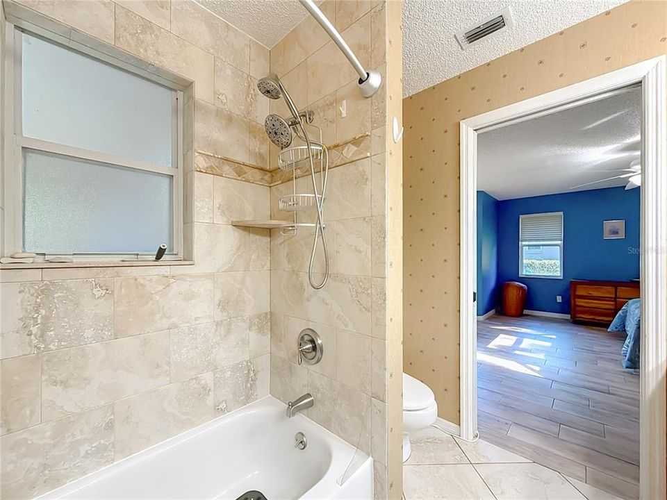 Activo con contrato: $334,900 (3 camas, 2 baños, 1827 Pies cuadrados)